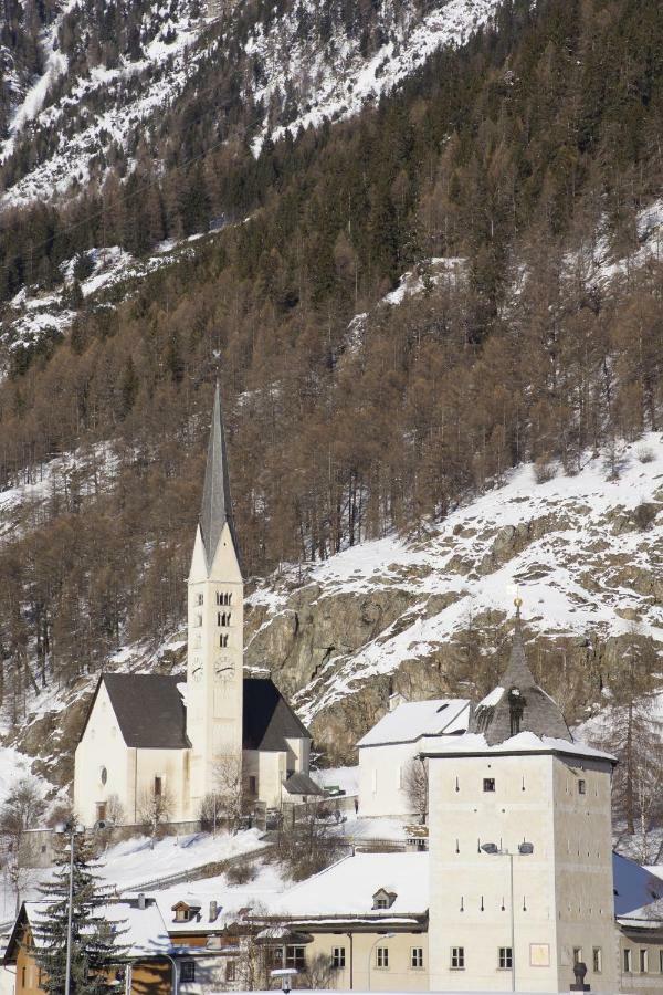Apartmán Chasa Melchior Zernez Exteriér fotografie